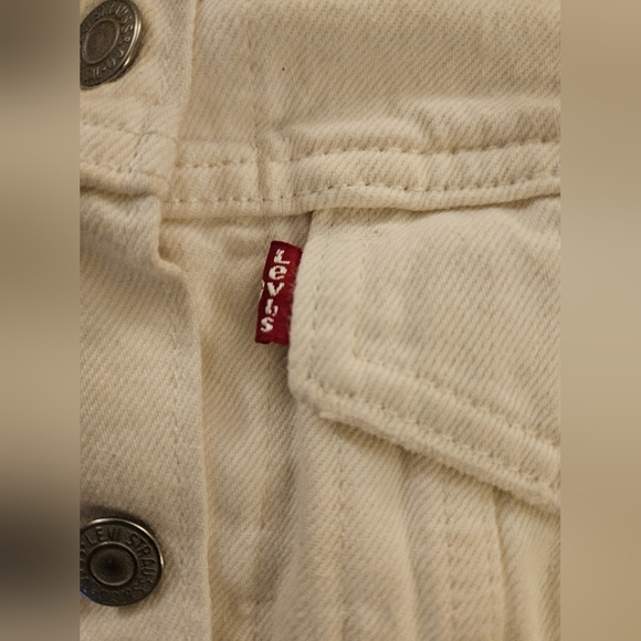 Levi's Women's Cream Denim Jacket Size Small - Picture 2 of 5